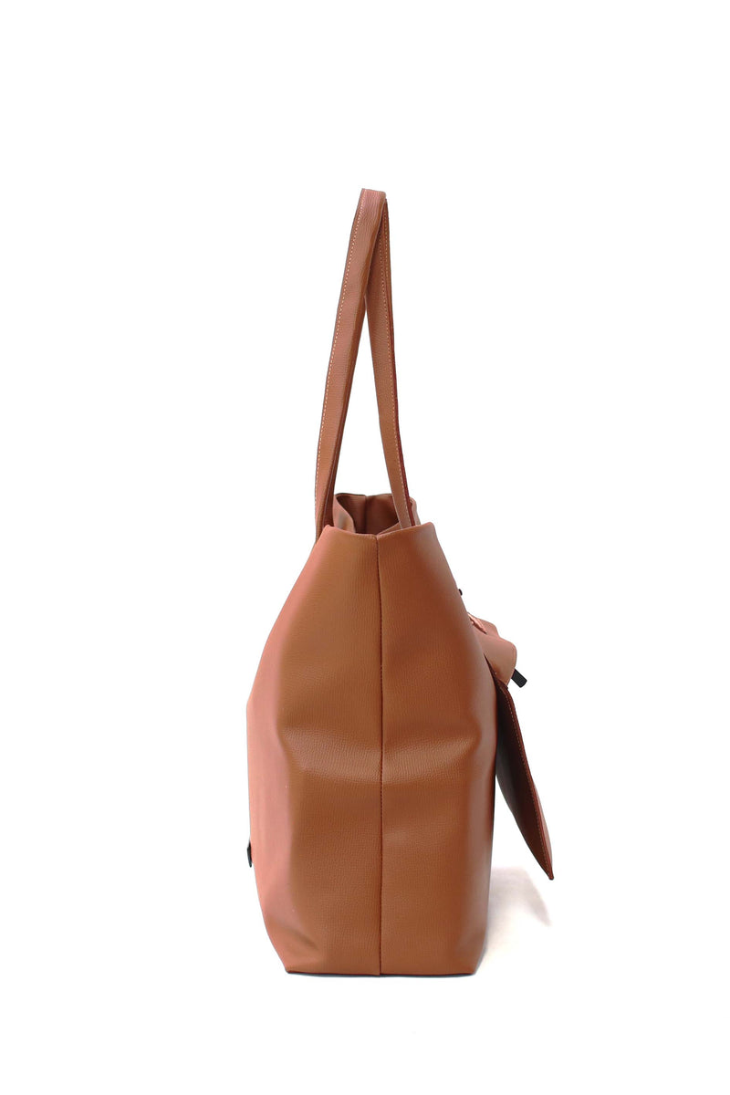 Large-tote-bag-in-brown-leather