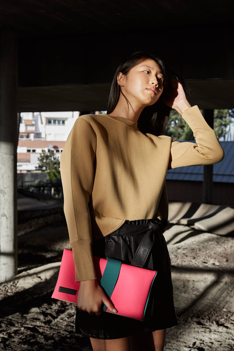 stylish-clutch-handbag-fuschia-pink-outfit